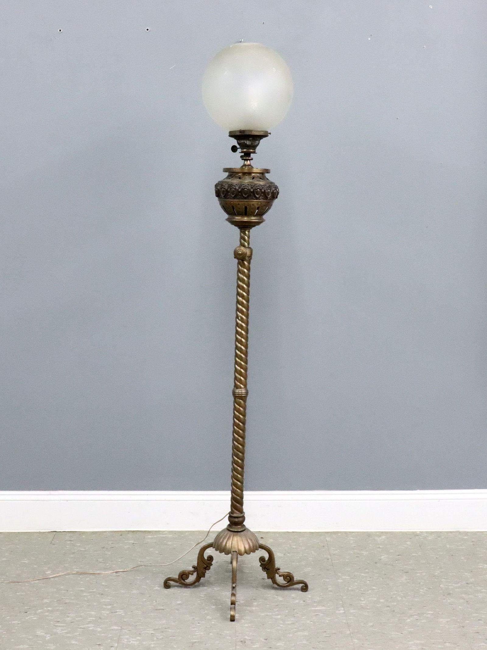 Victorian Organ Lamp (1 of 2)