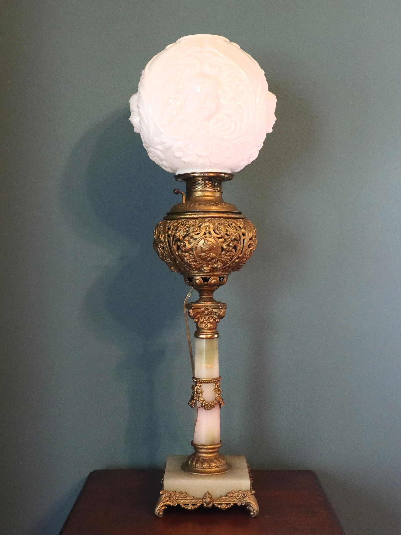 Victorian Banquet Lamp (1 of 5)