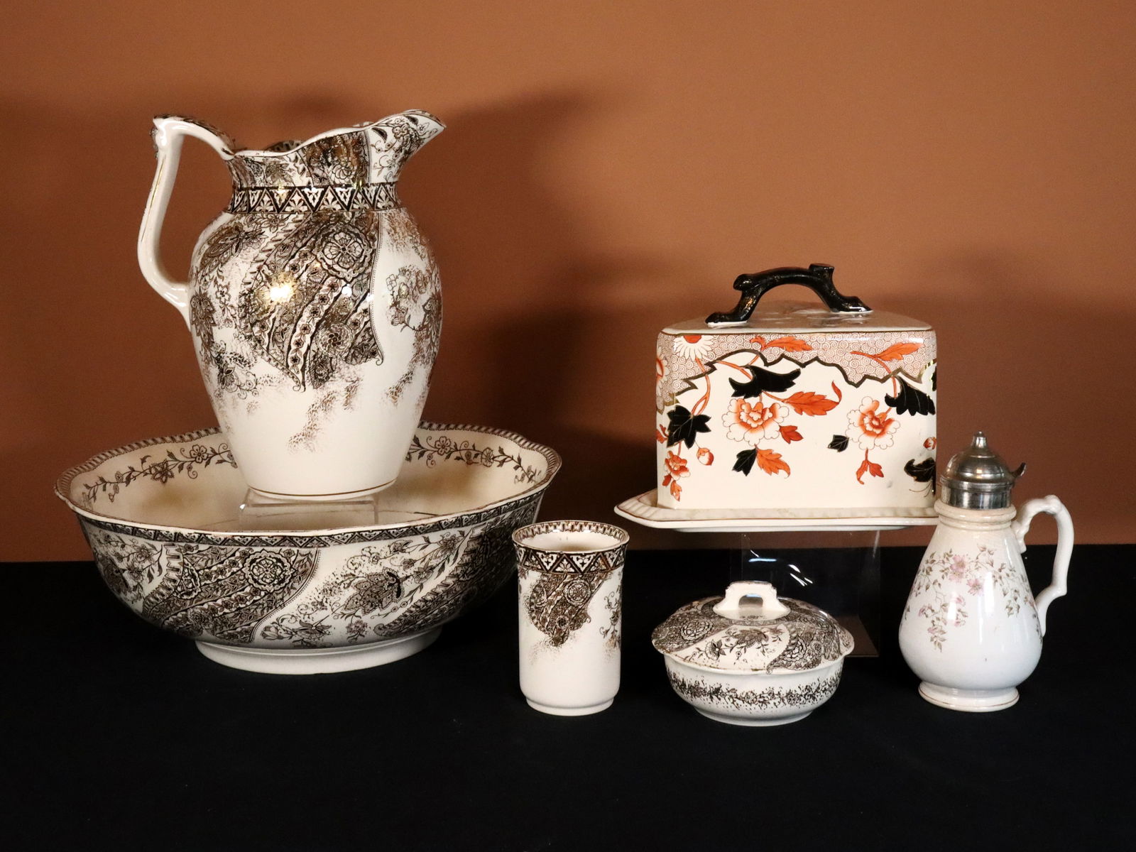 6 Victorian Ceramic Items (1 of 4)