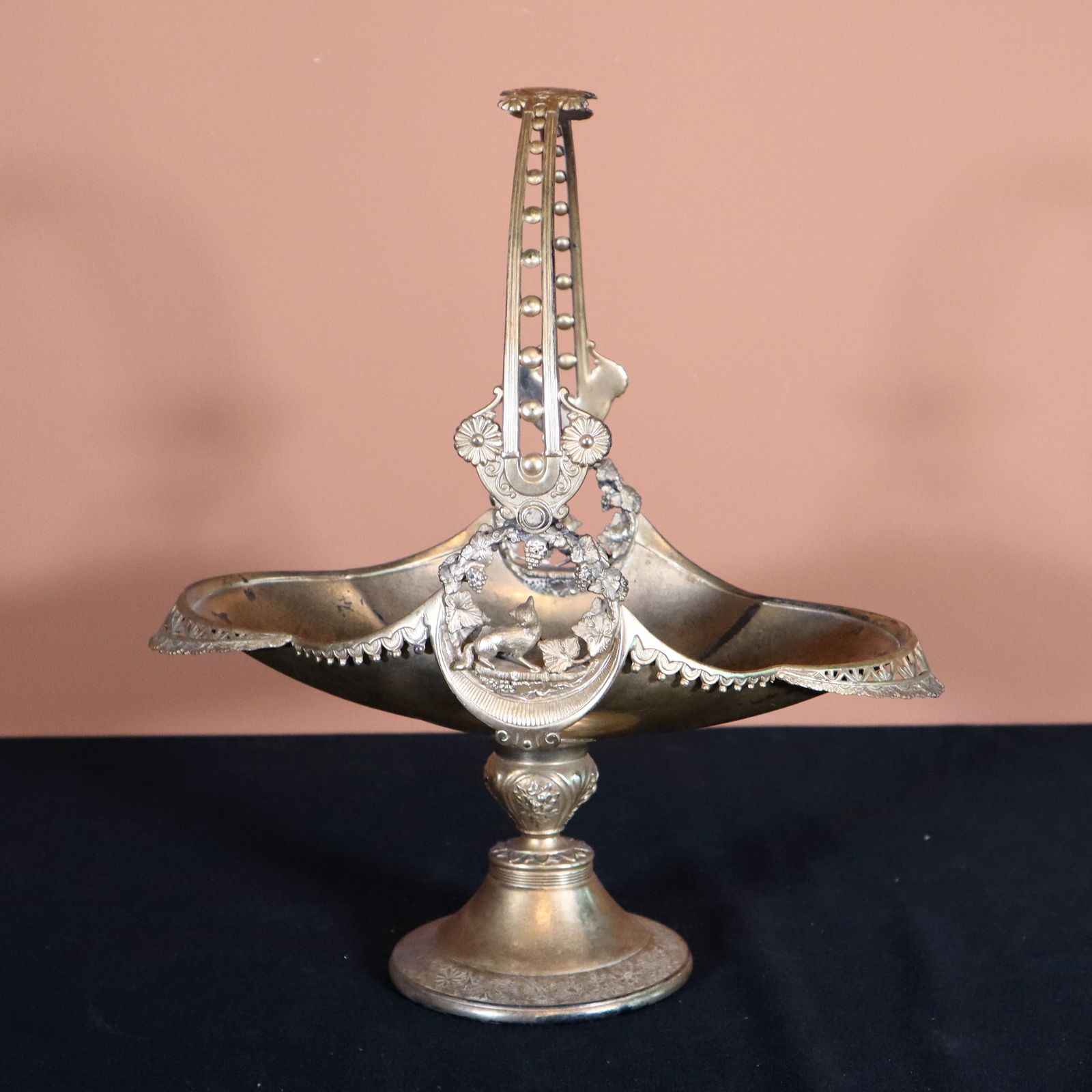 Middletown Silverplate Center Basket (1 of 4)