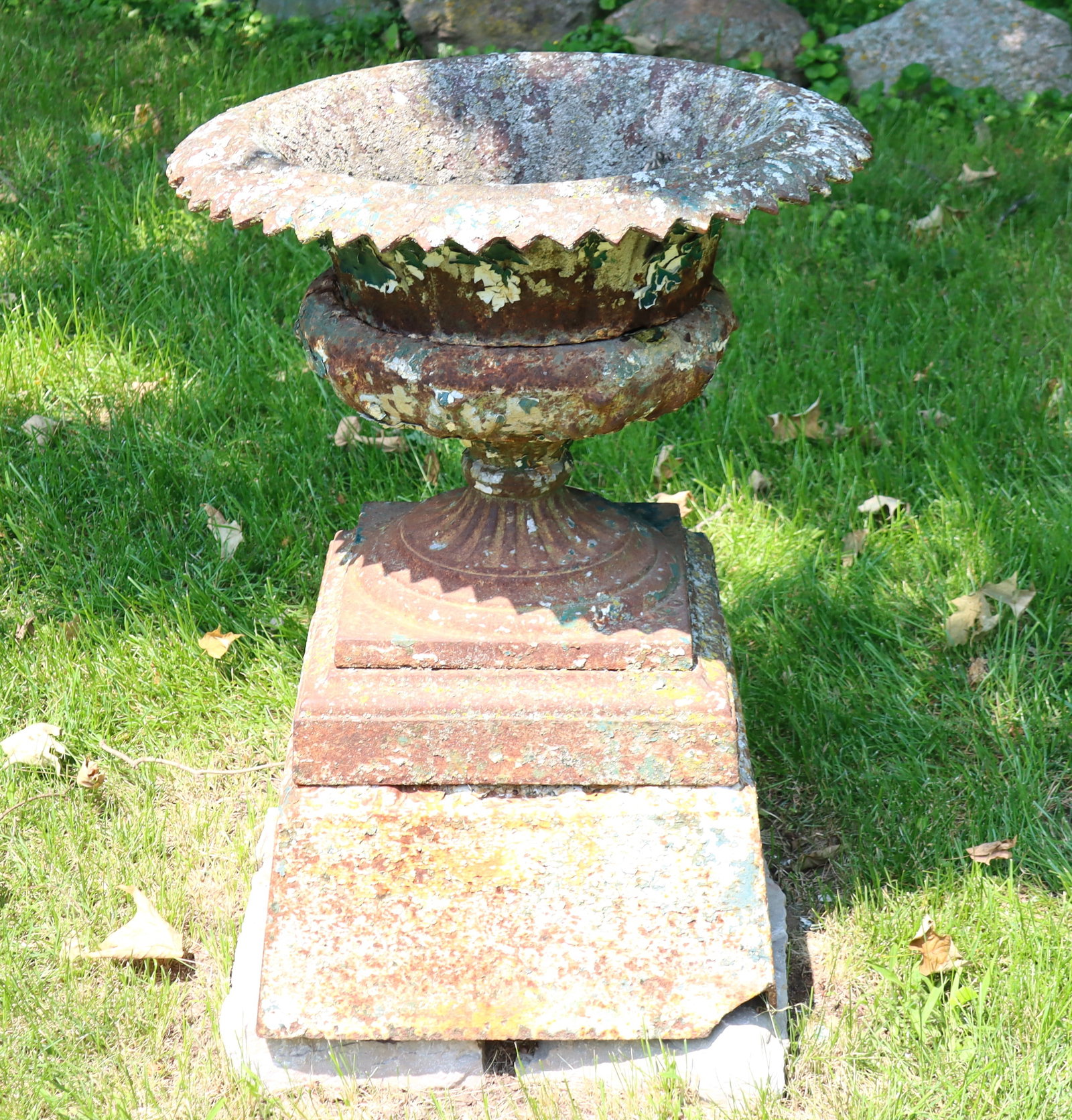 Cast Iron Garden Urn (1 of 2)