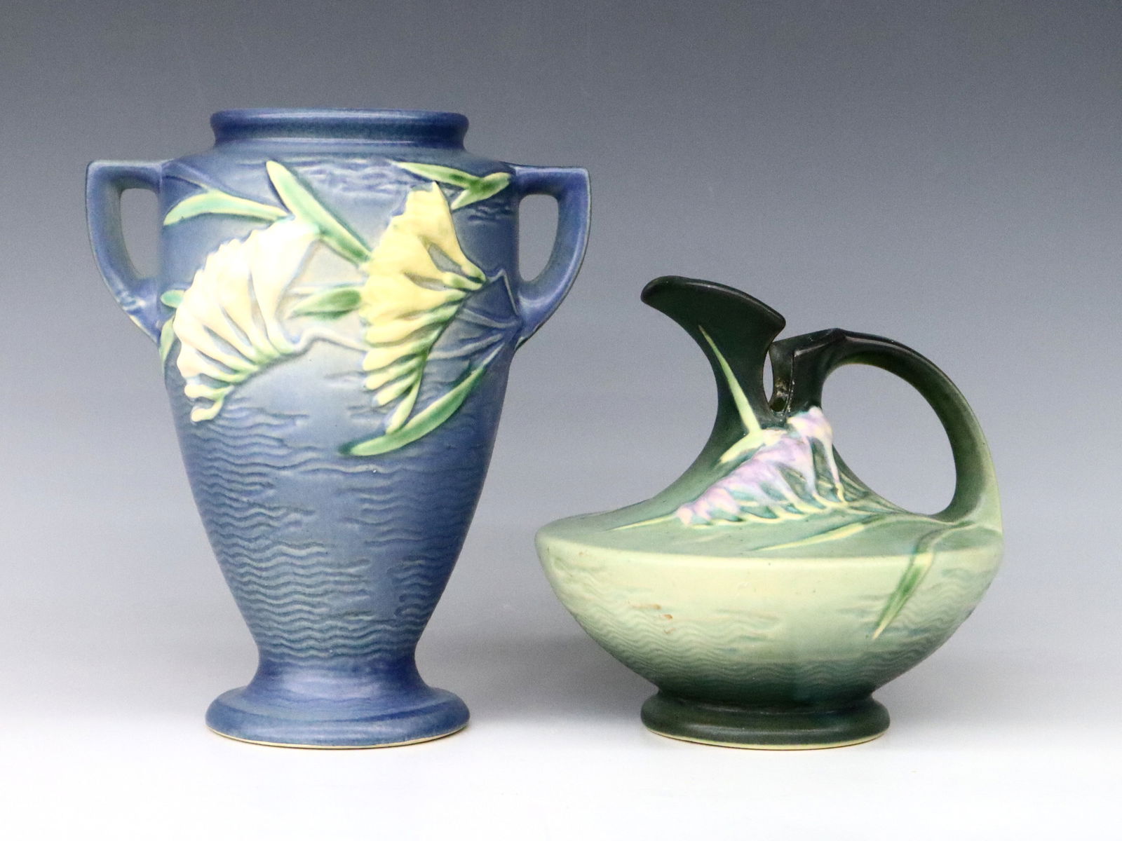 2 pc Roseville Freesia Pottery (1 of 4)