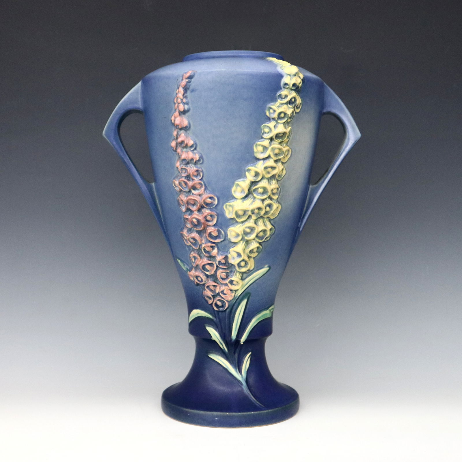 Roseville Foxglove Pottery Vase (1 of 4)