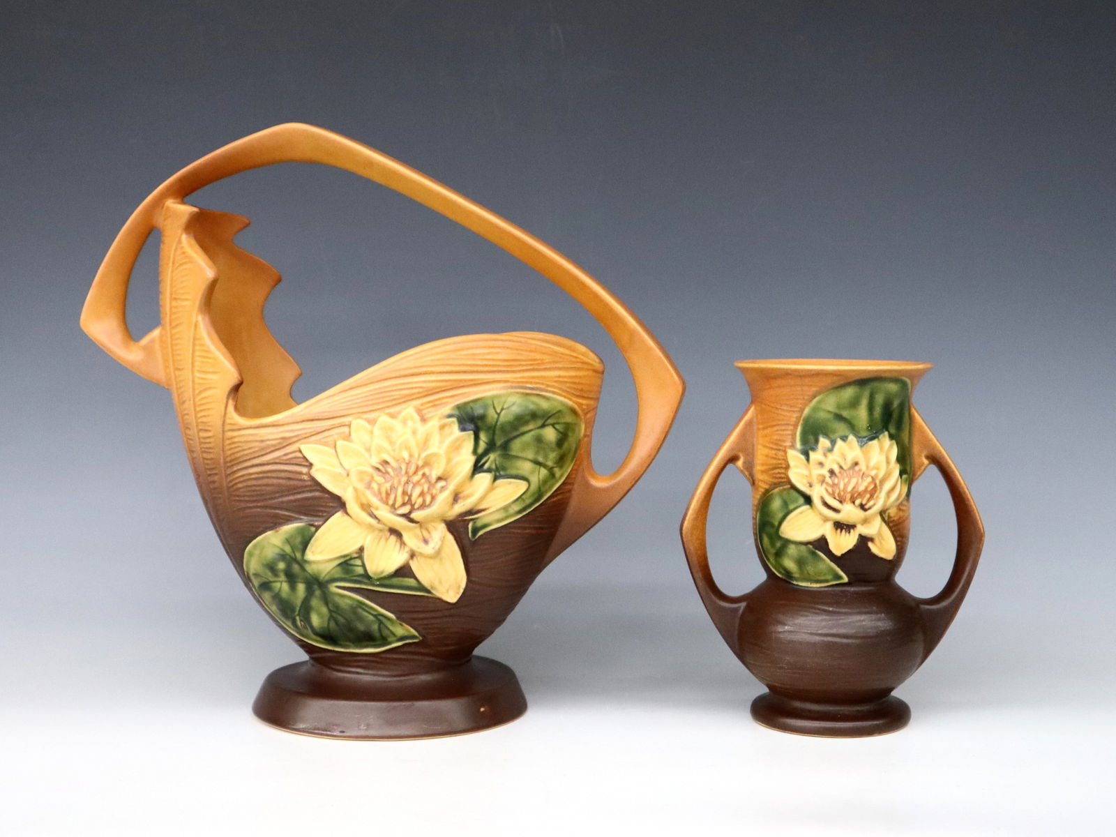2 pc Roseville Water Lily Pottery (1 of 4)