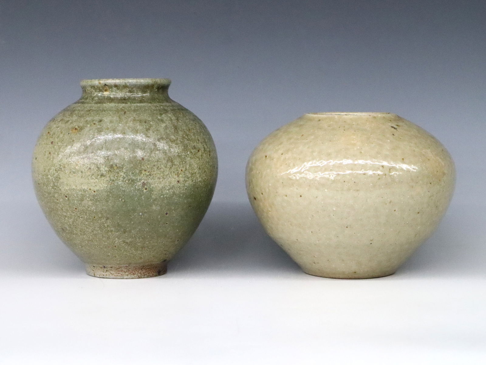 2 Jugtown Pottery Vases (1 of 3)
