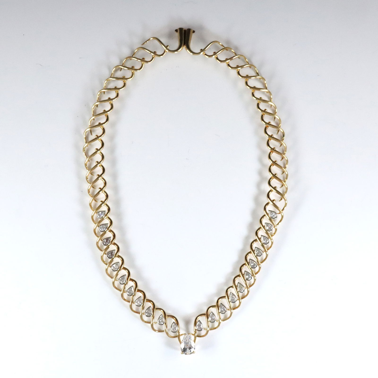 18k Gold & Diamond Necklace (1 of 2)