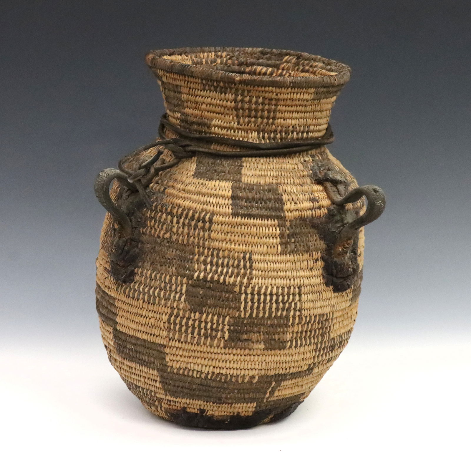 Apache Basket Olla (1 of 2)