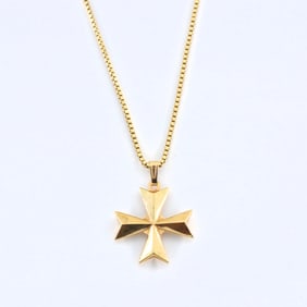 18k Gold Cross Pendant Necklace