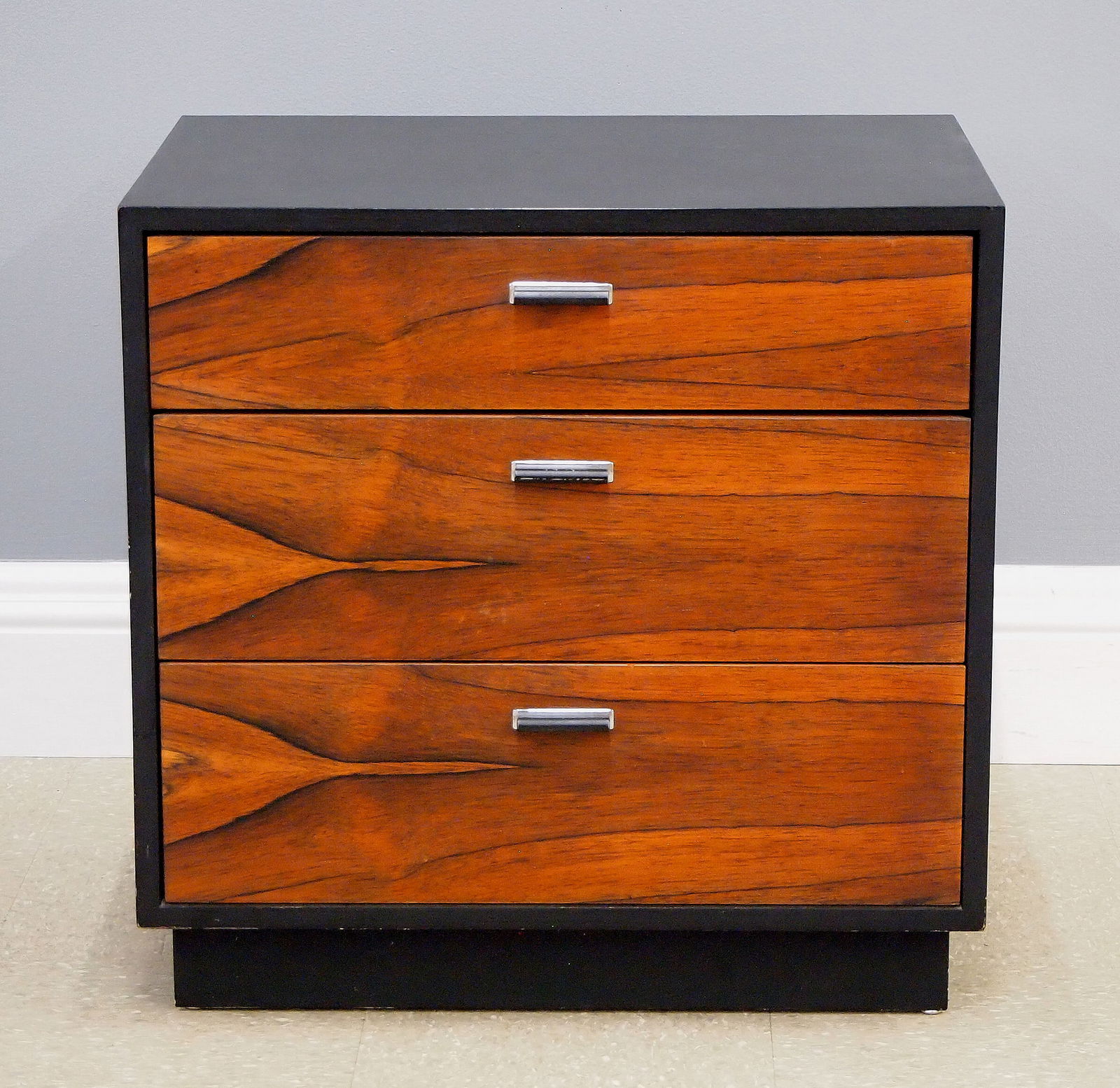 Founders Group Bedside Chest (1 of 7)