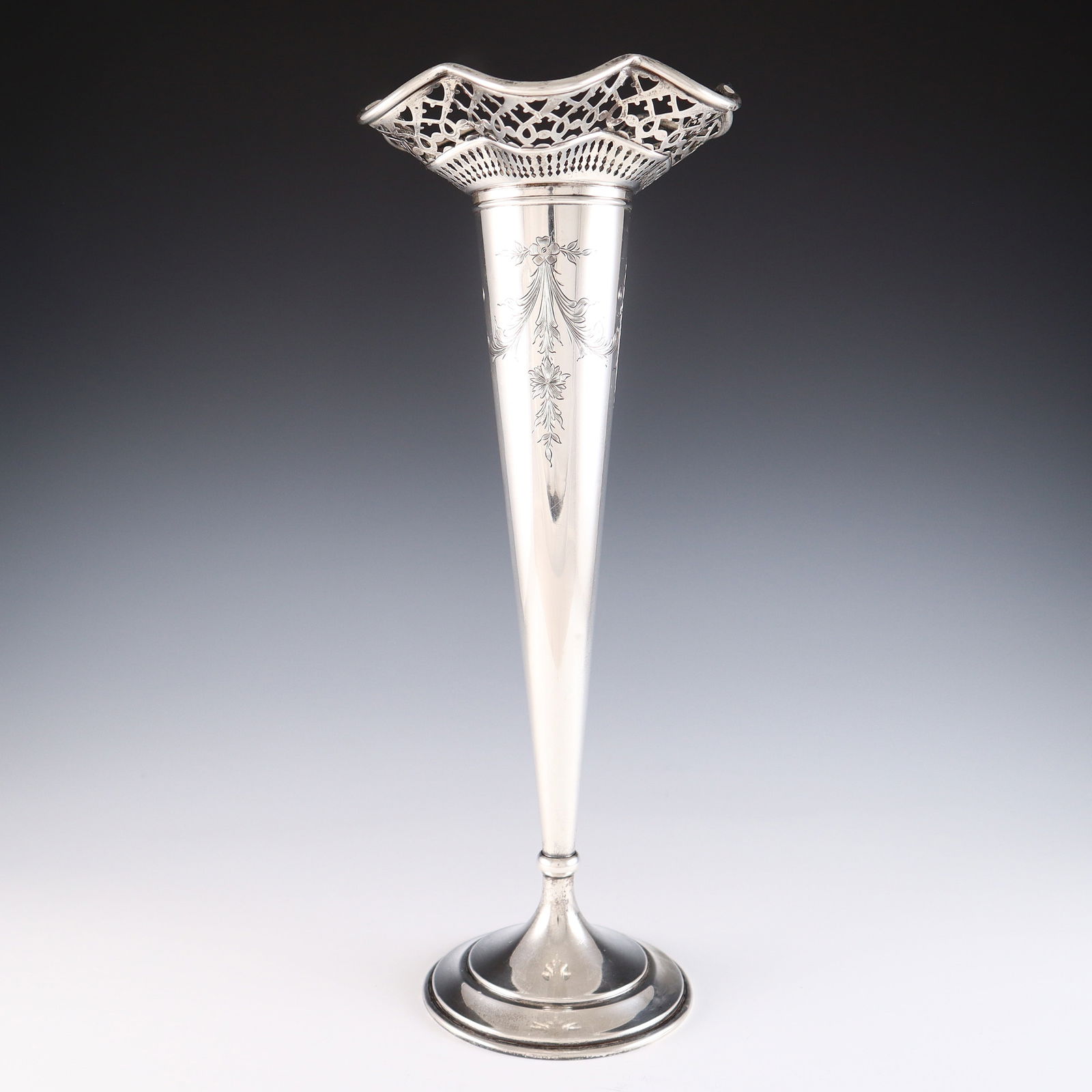 Henckel Sterling Vase (1 of 3)