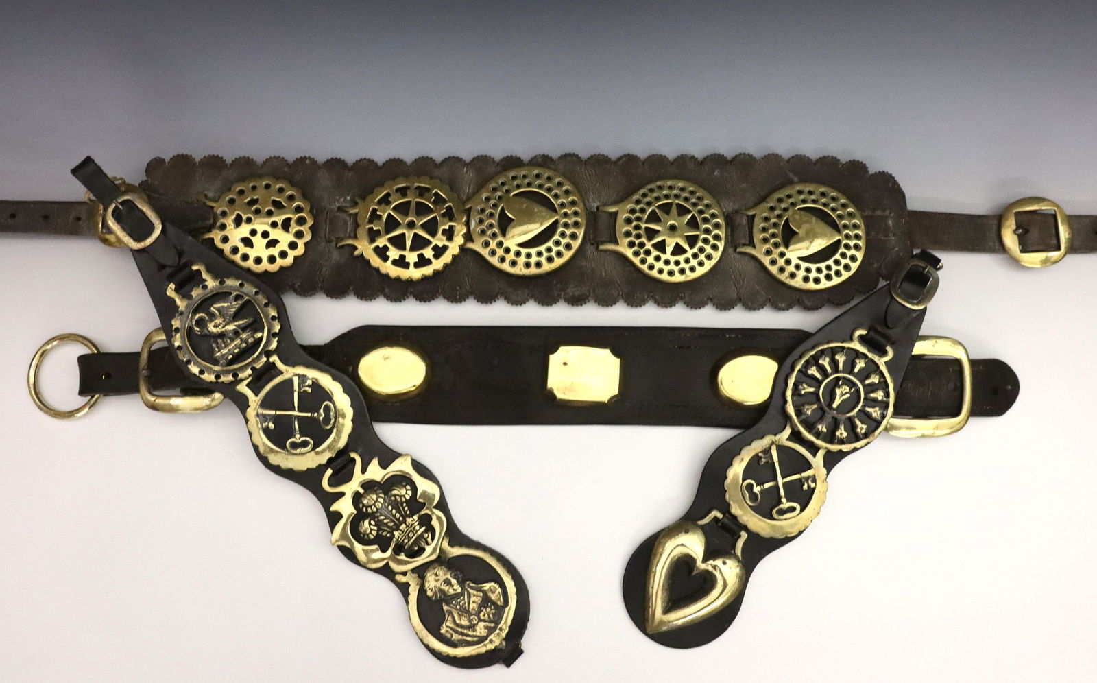 4 Horse Brasses on Leather Straps (1 of 1)