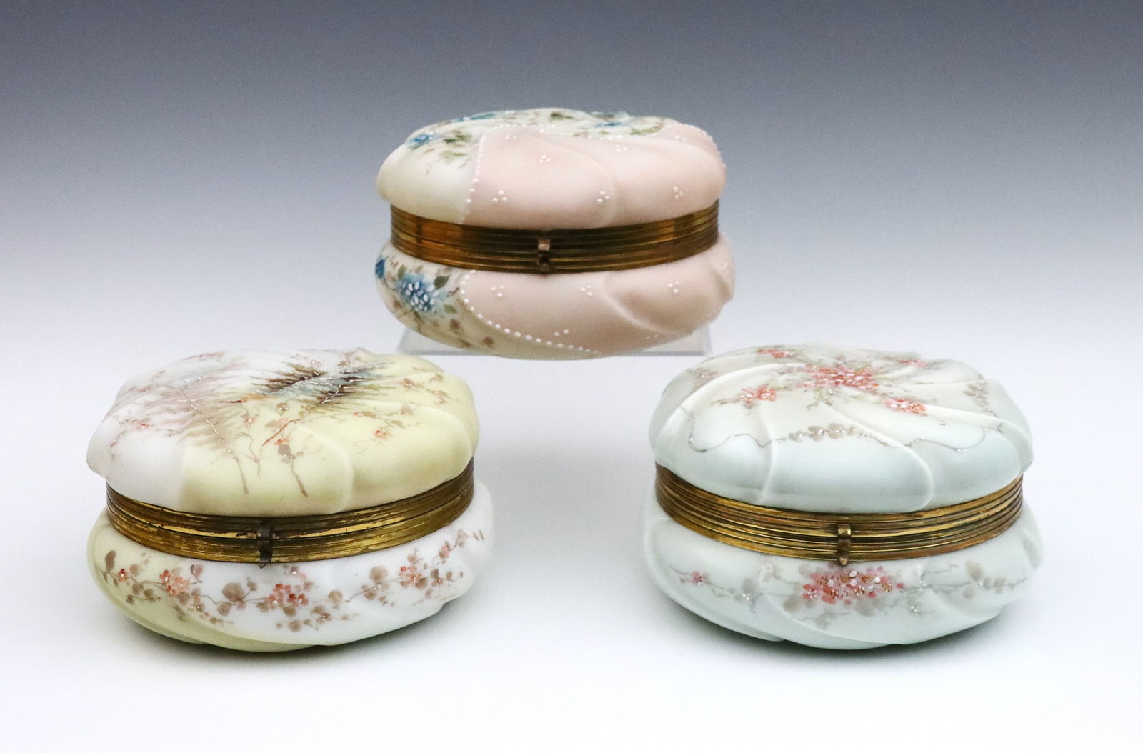 3 Wavecrest Glass Dresser Boxes (1 of 5)