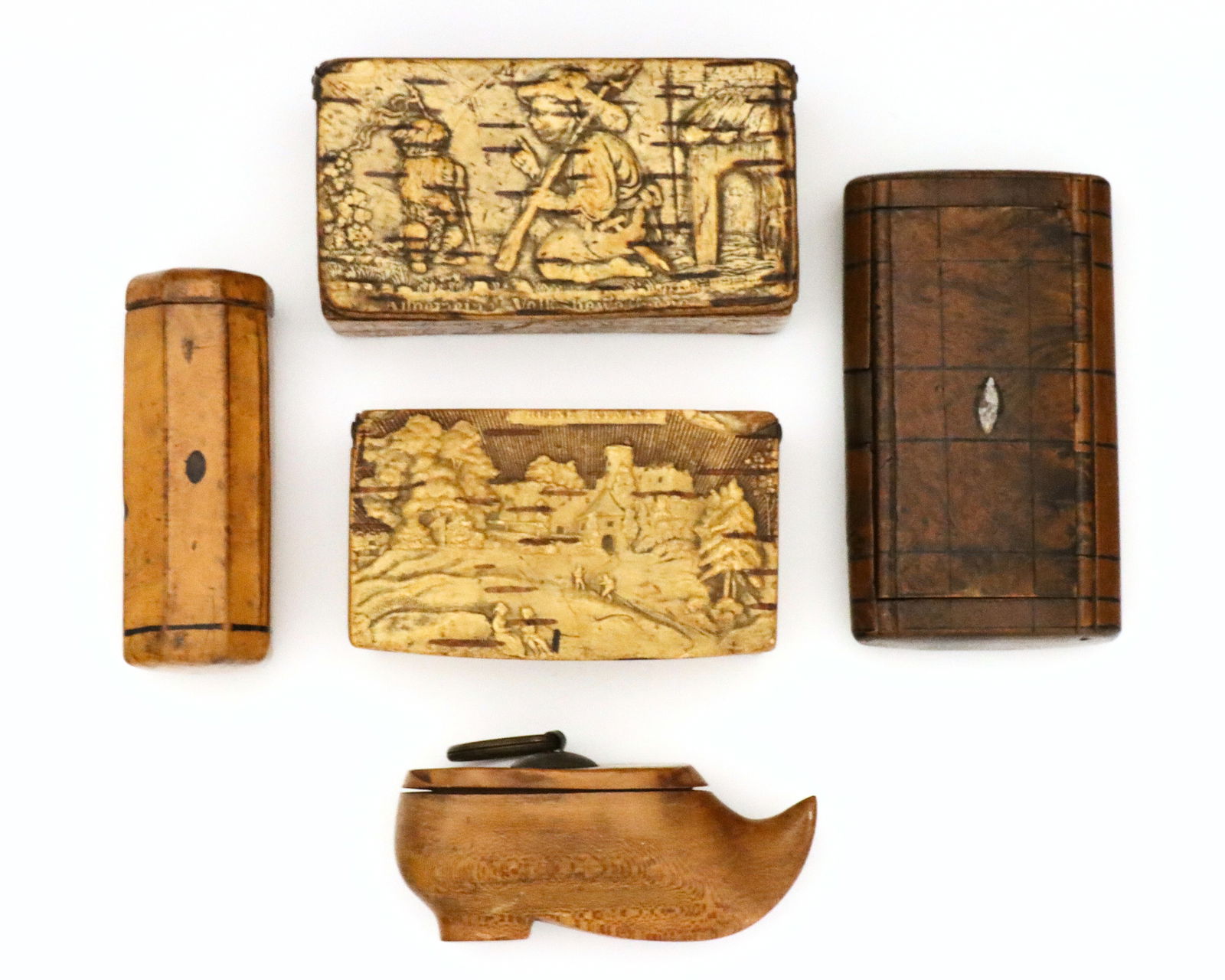 5 Wooden Snuff Boxes (1 of 2)