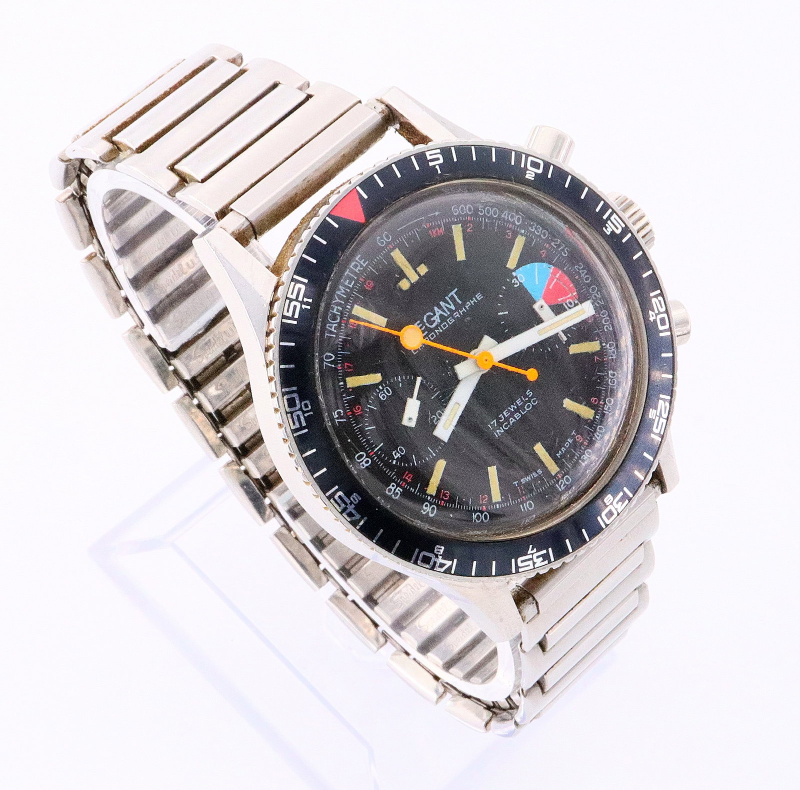 LeGant Chronograph Diver Watch: A vintage LeGant "Diver" wristwatch. 39mm Stainless case with 17j, 7733 cal manual wind movement, Black dial with sweep seconds and luminescent markers, replaced metal bracelet with extra links.