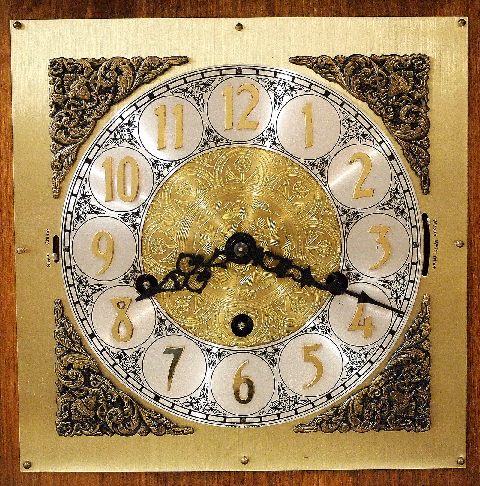Urgos Bracket Clock - 2