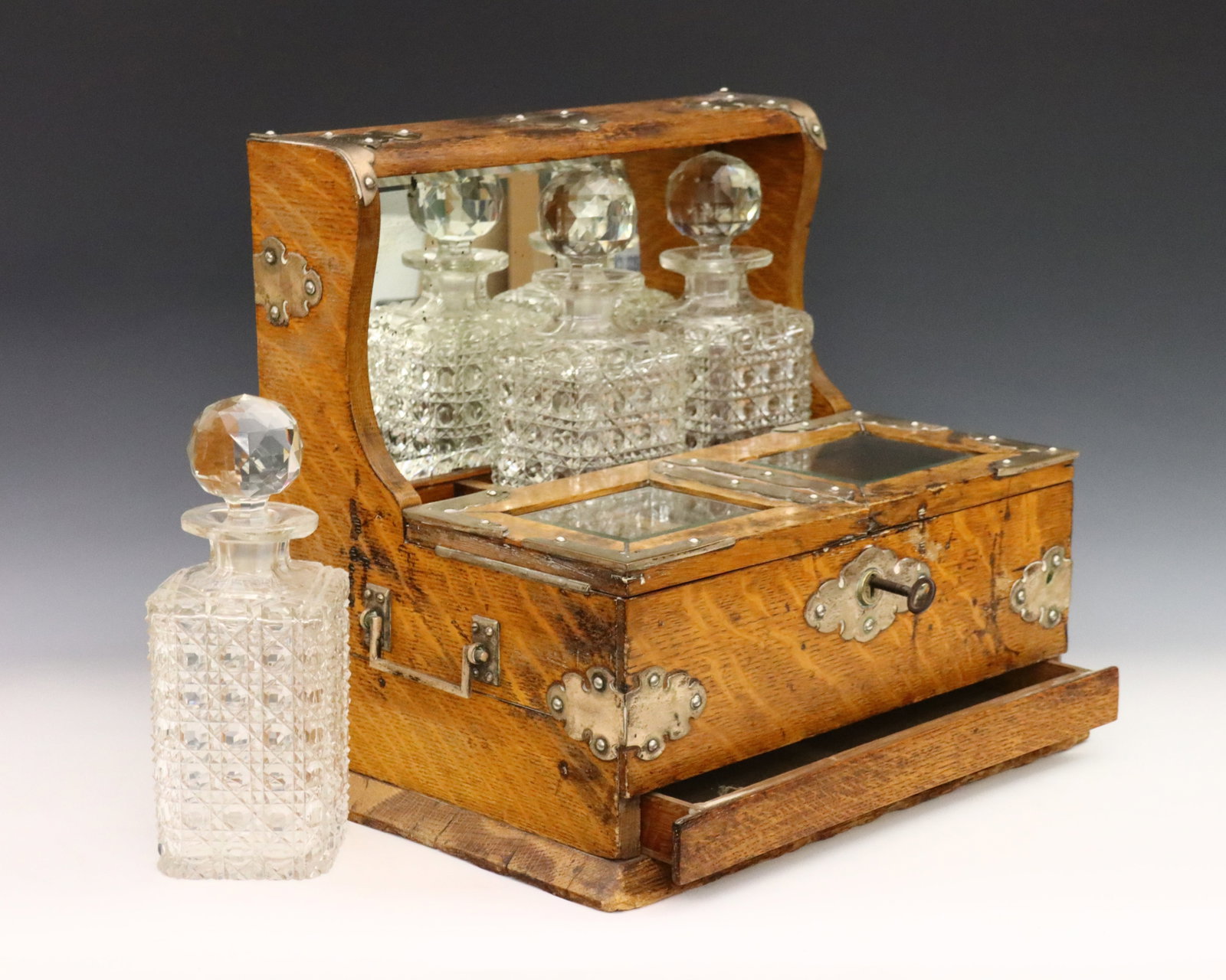 English Tantalus Set (1 of 3)