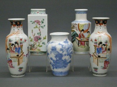 Five pieces of Chinese porcelain: Five pieces of Chinese porcelain. Vases range in shape and size, and include a blue and white vase, a pair of vases with enamel decoration depicting young women, a single vase with enamel decoration s