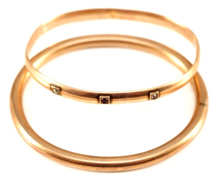 2 Gold bangle bracelets (1 of 1)