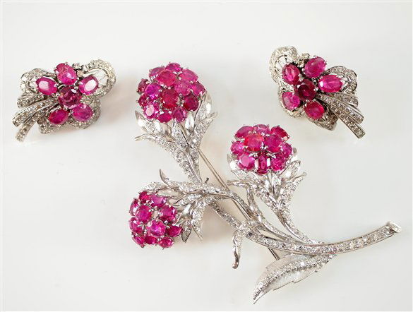 3 pc Diamond and Ruby suite (1 of 3)