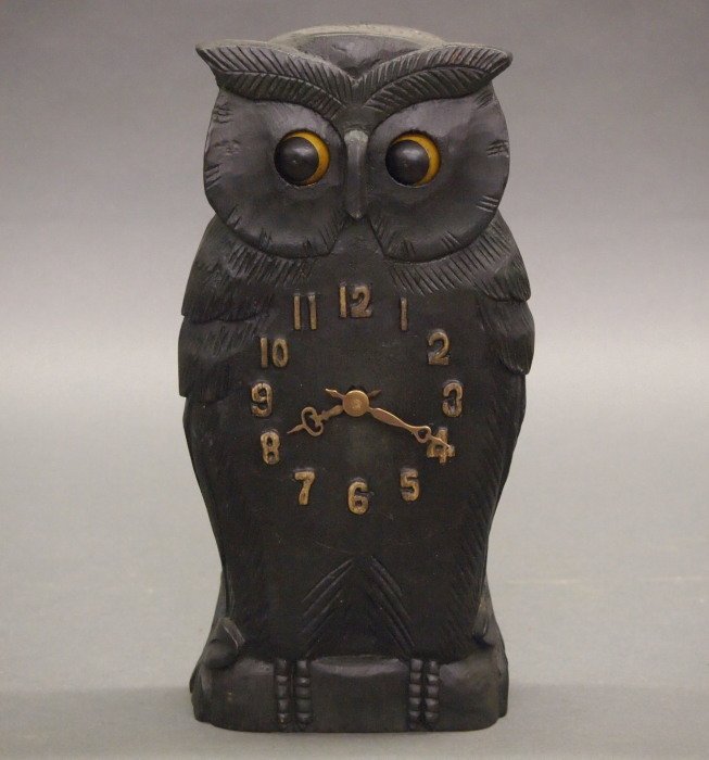 Owl moving eye novelty clock (1 of 1)