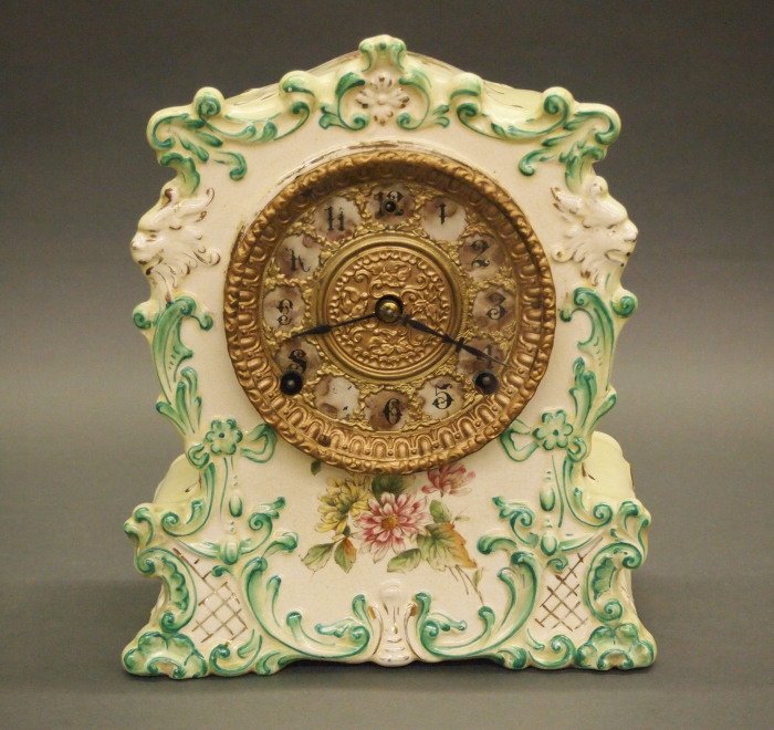 China shelf clock (1 of 3)