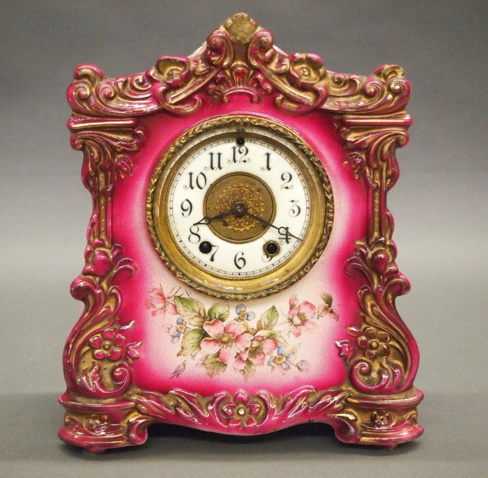 China shelf clock (1 of 3)