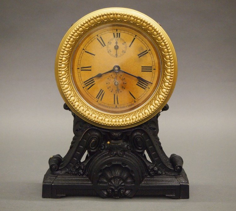 Seth Thomas alarm clock (1 of 3)