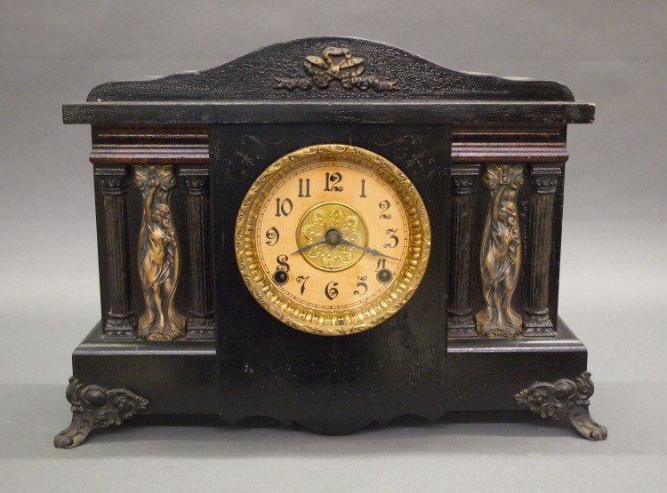 Black mantle clock (1 of 1)