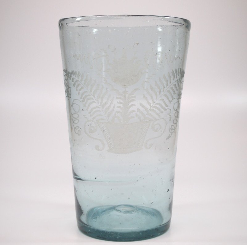 Free-blown & engraved flip glass (1 of 2)