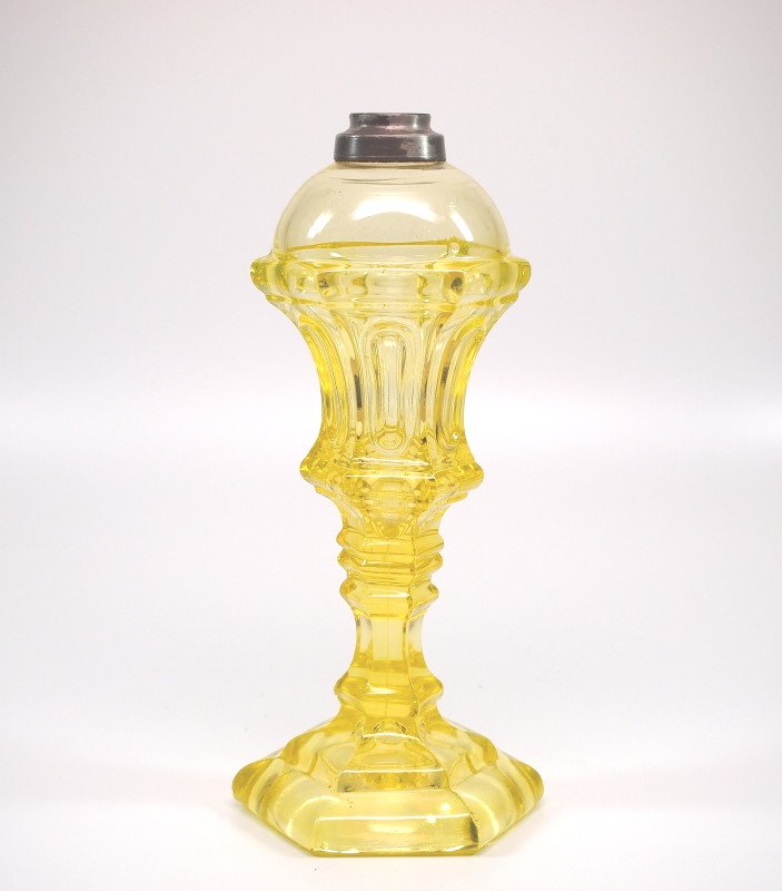 Pressed Waisted Loop oil/fluid lamp (1 of 2)