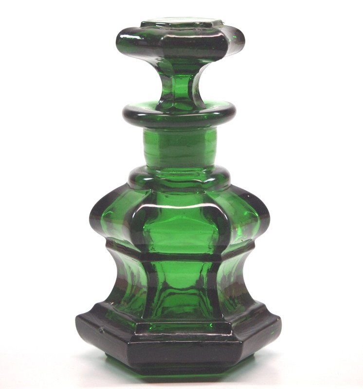 Pattern-molded perfume bottle (1 of 3)