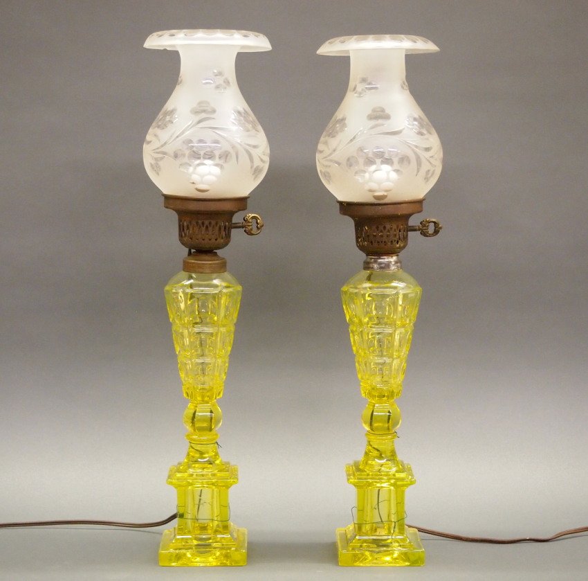 Pressed Four-Printie Block oil/fluid lamps, pair (1 of 2)