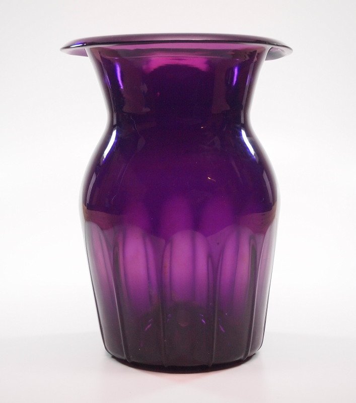 Pattern-molded vase (1 of 2)