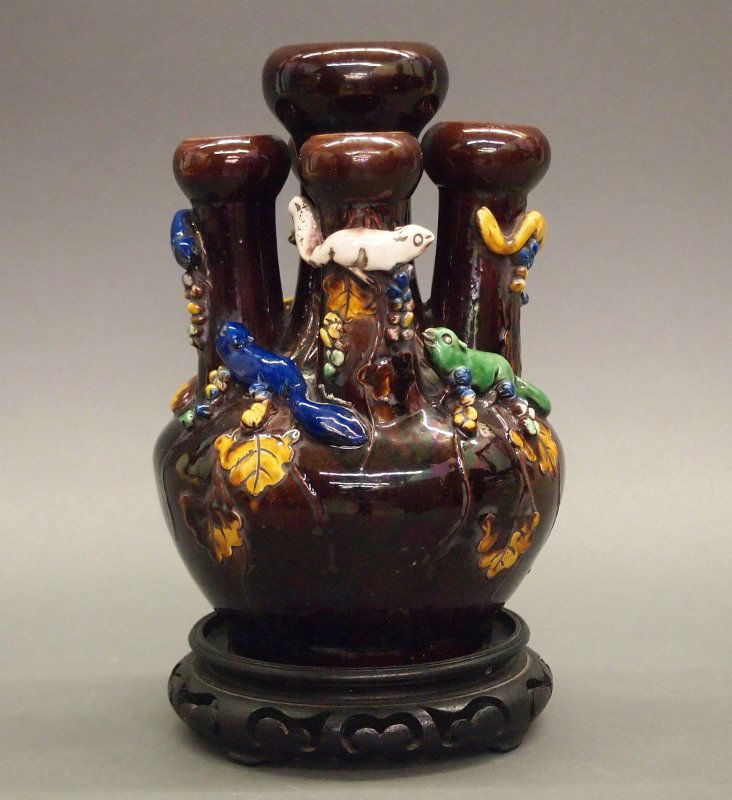 Chinese crocus vase (1 of 3)