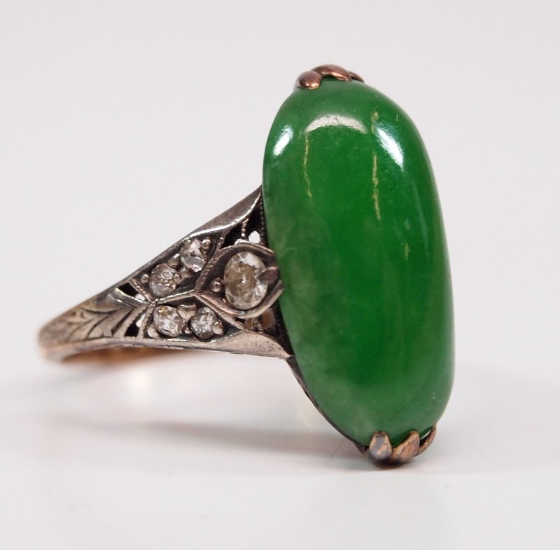 Chinese jadeite ring (1 of 2)