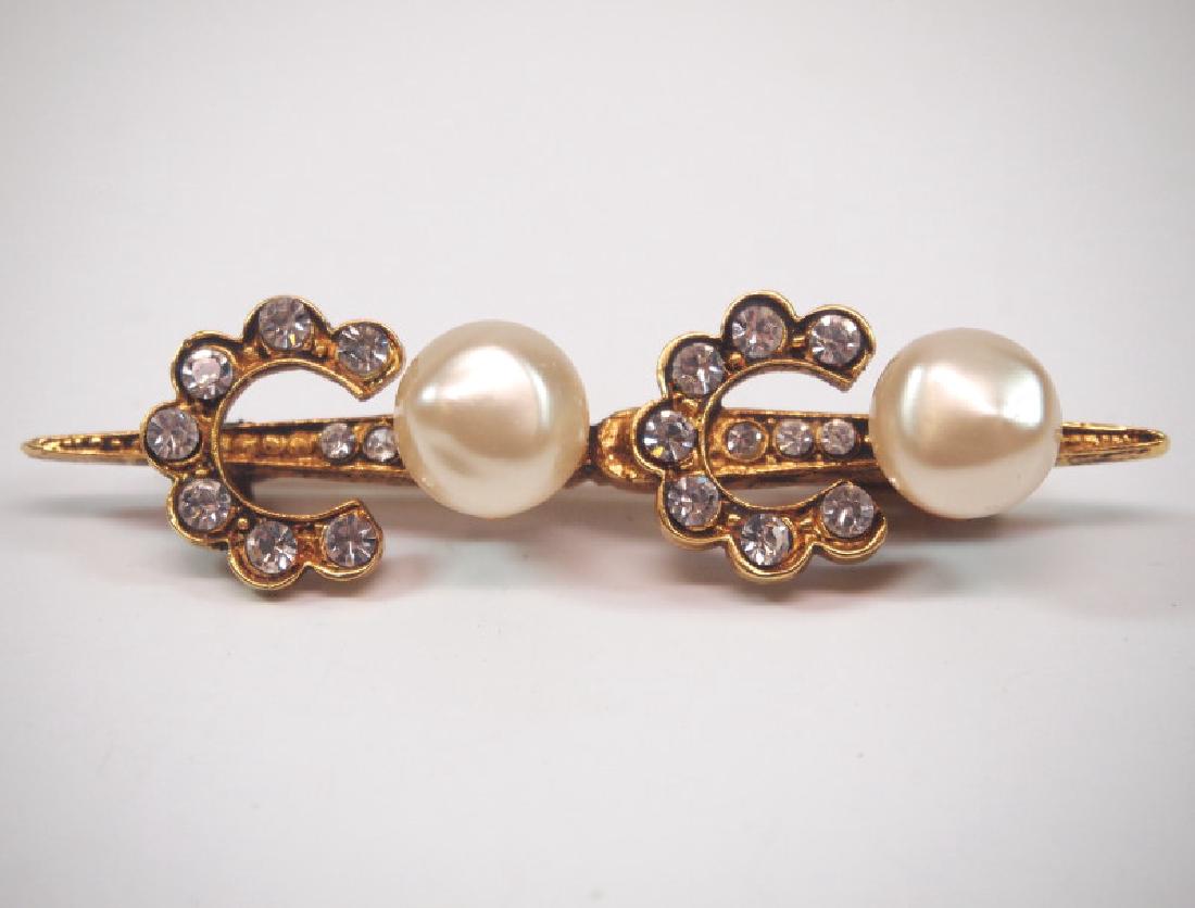 Chanel faux pearl bar pin (1 of 2)