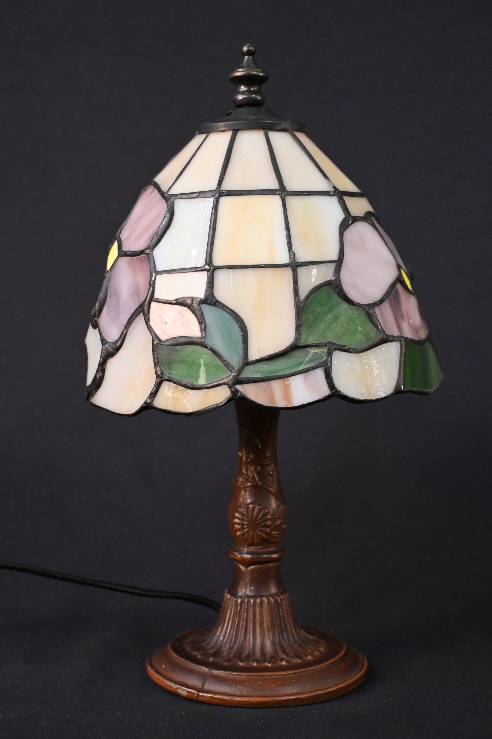 Vintage Style Tiffany Desk Lamp (1 of 5)