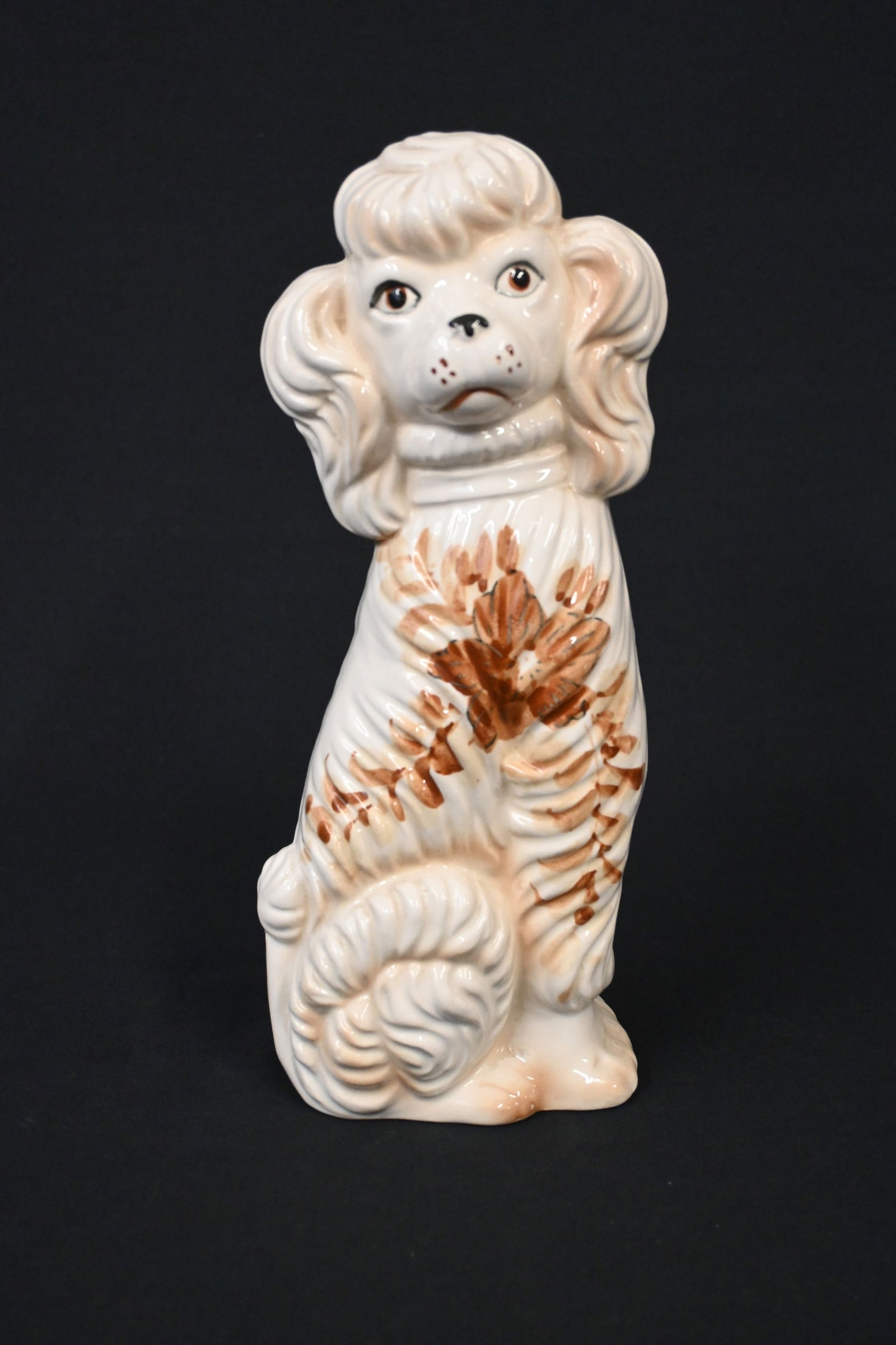 Staffordshire English Porcelain Figural Mantle Dog – King Charles Spaniel / Hunt Hound (1 of 8)