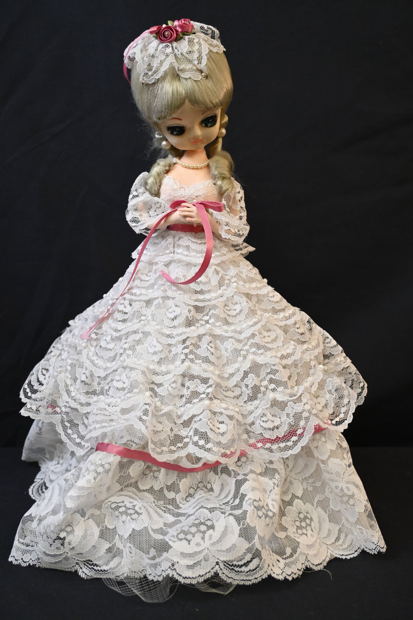 Bradley / Artmark Big Eyes Doll – Paper Mache Head, White Dress (1 of 9)