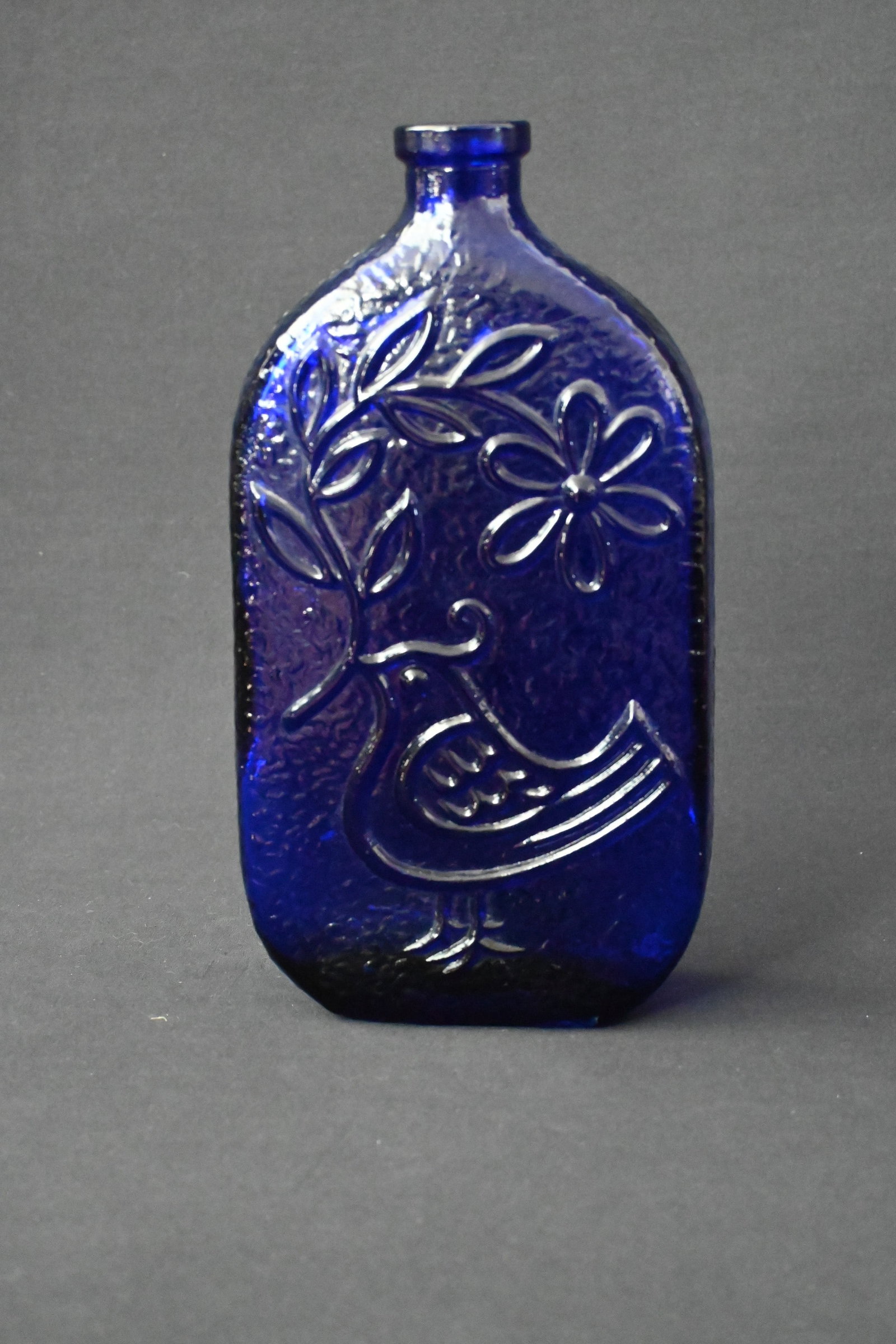 Vintage Empoli Bird of Peace Cobalt Blue Glass Decanter (1 of 13)