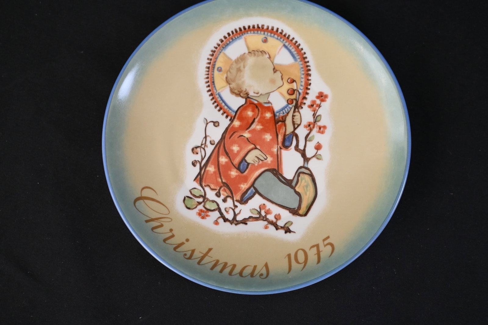 Vintage 1975 Christmas Collector Plate "Christmas Child" by Sister Berta Hummel, Schmid W. Germany (1 of 4)