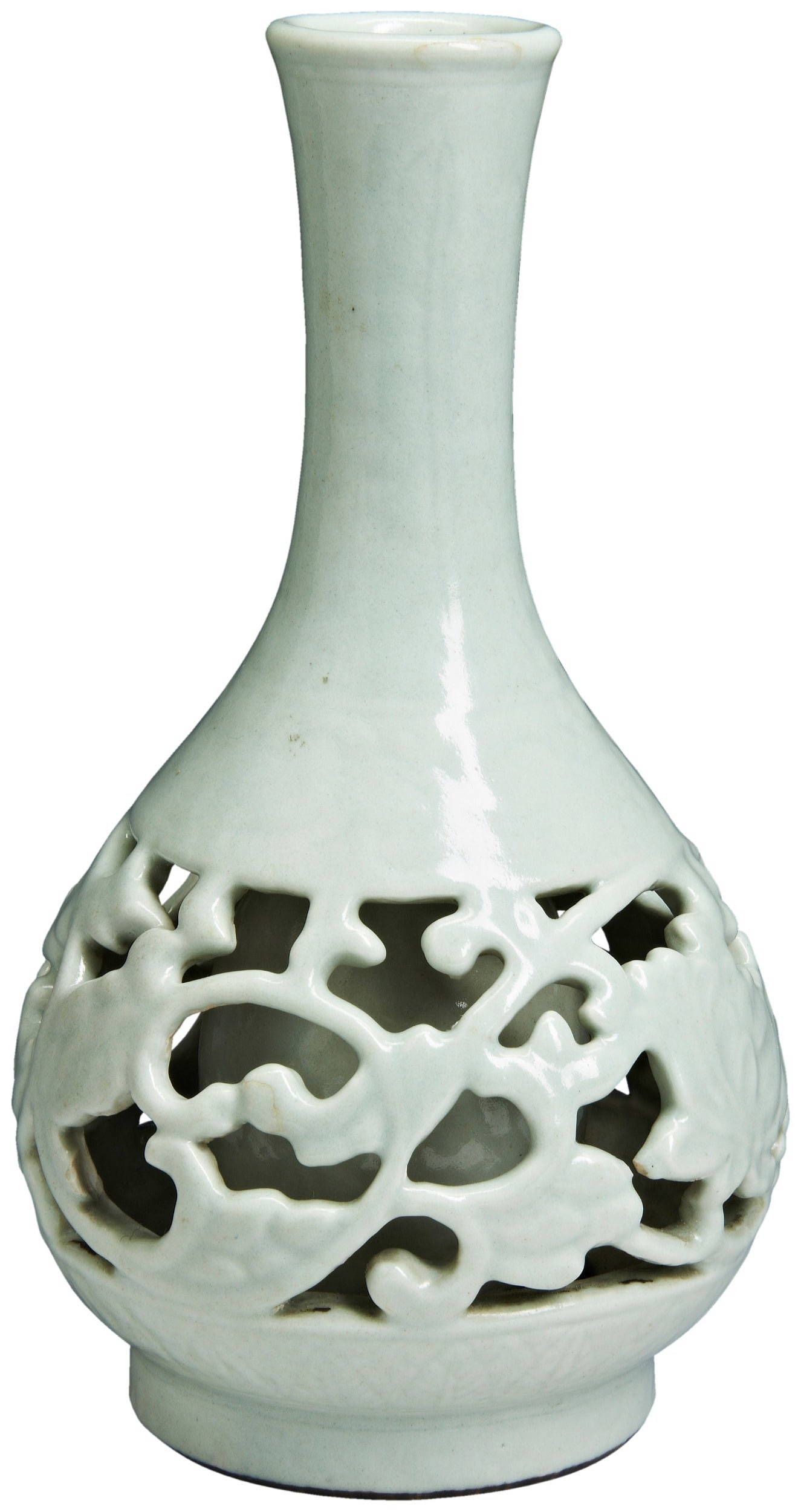 A RARE PEAR-SHAPED RETICULATED CELADON VASE YONGZHENG / QIANLONG PERIOD, 18TH CENTURY the