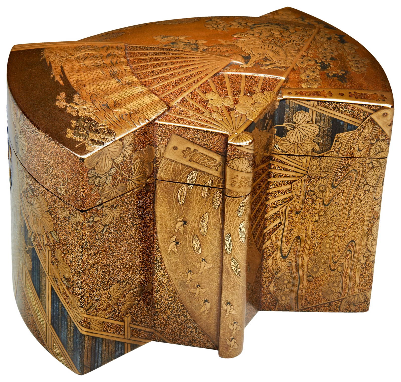 A FINE JAPANESE GOLD AND SILVER LACQUER COSMETIC BOX (TEBAKO) EDO PERIOD, 18TH CENTURY the