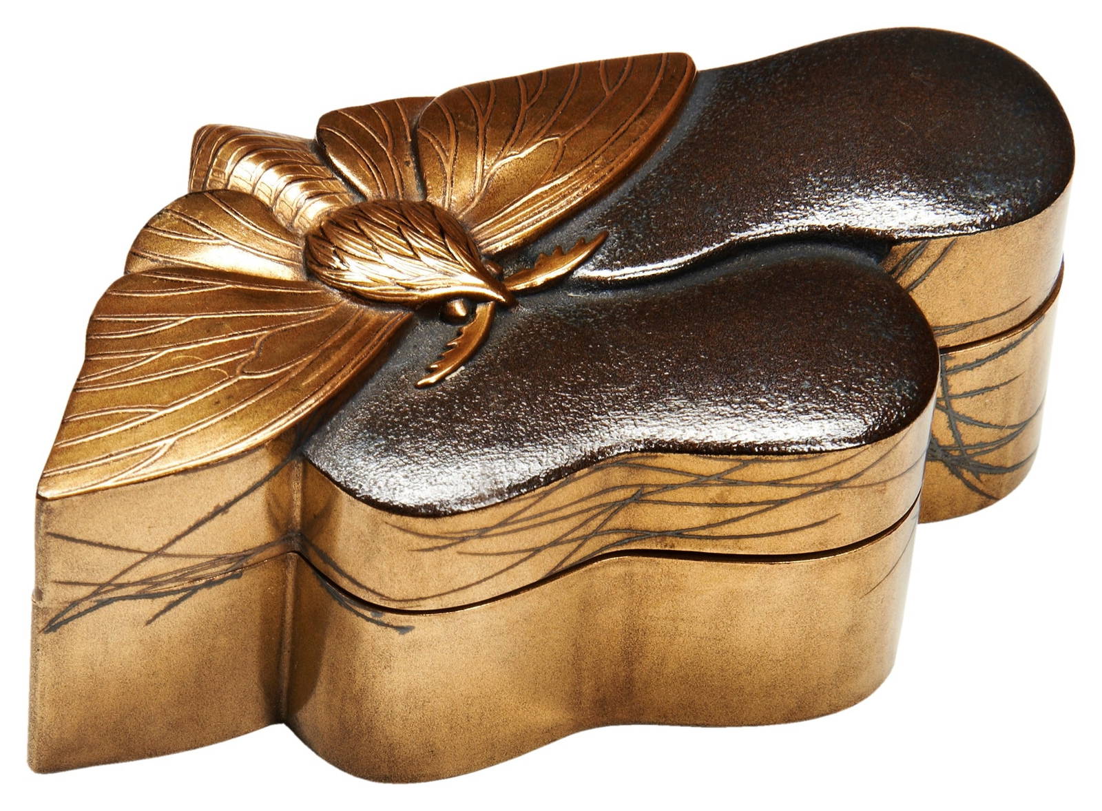 A JAPANESE GOLD LACQUER INCENSE CONTAINTER (KOGO) MEIJI PERIOD, 19TH CENTURY modelled as a silk