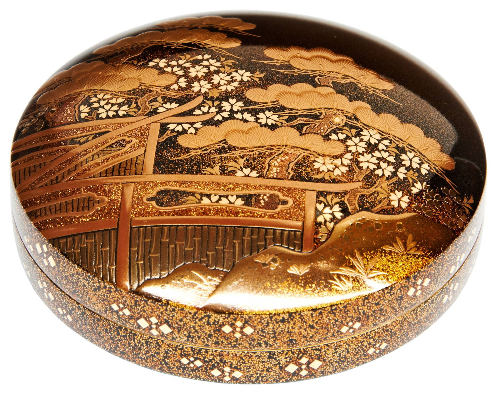 SATOSHI KAWASAKI (20TH / 21ST CENTURY) A FINE JAPANESE LACQUER INCENSE CONTAINER (KOGO), 2007 the