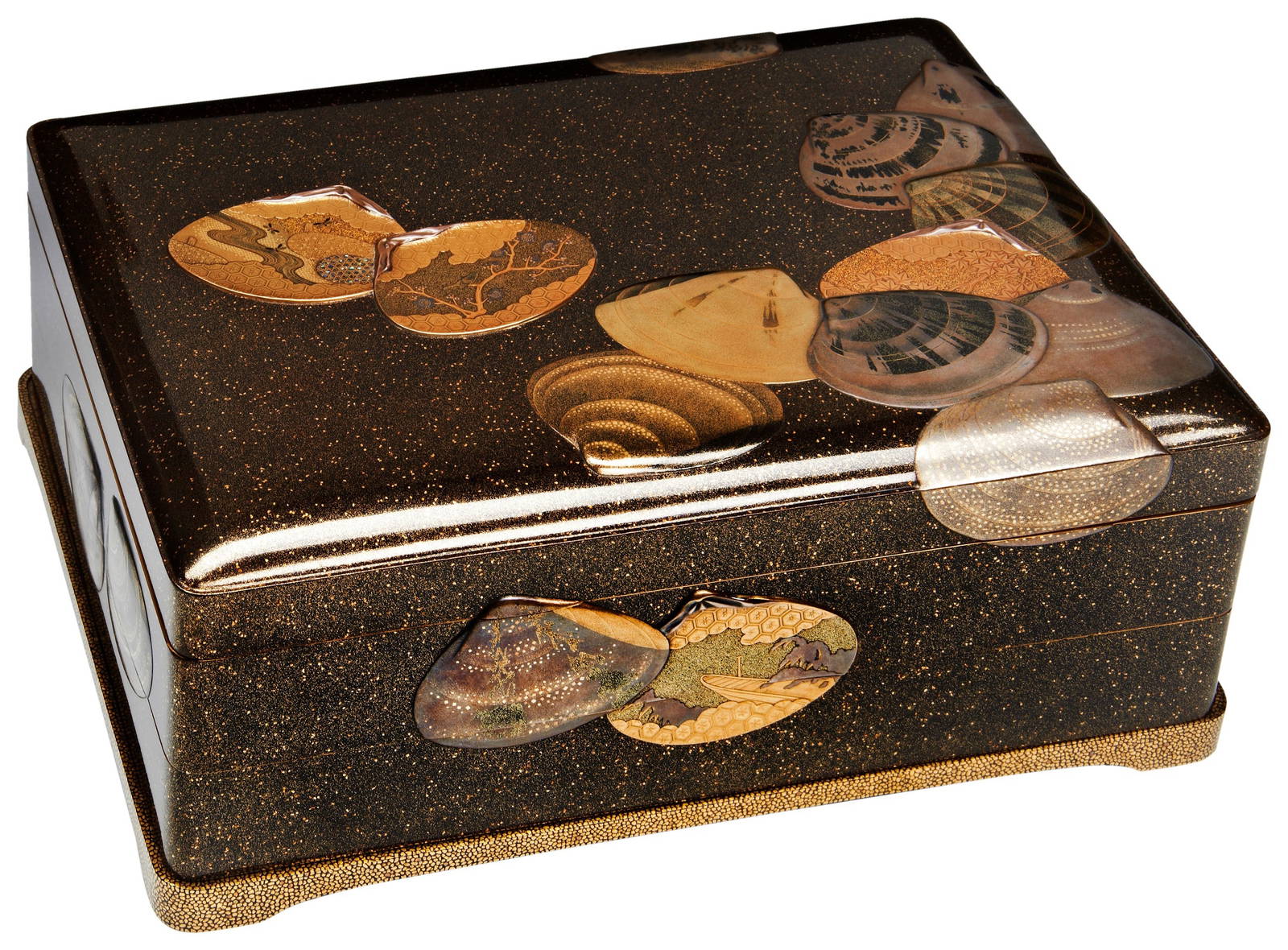 A FINE JAPANESE LACQUER ACCESSORIES BOX (TEBAKO) BY HARA YOYUSAI (1769-1845) EDO PERIOD the